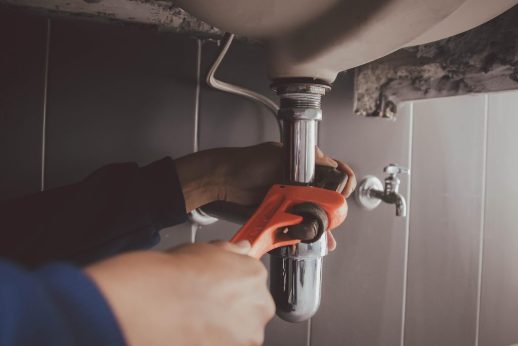 Bathroom plumbing repair service